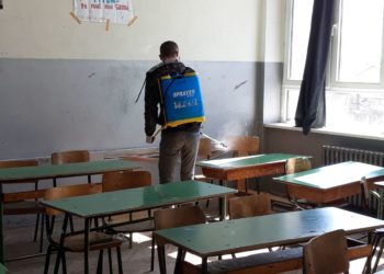 U bë dezinfektimi i shkollës (foto)