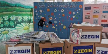 Donacion 400 maska mbrojtëse vizir për nxënësit me prani fizike
