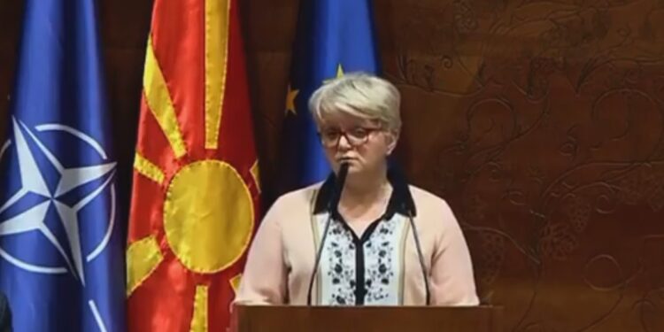 Говорот на директорката Лулиета Ќерими, на состанокот на комисијата за образование, наука и спорт