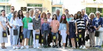 Nxënësit që korën suksese, në takim me kryetarin e komunës (foto)