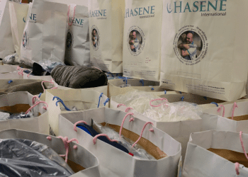 Donacion në veshmbathje për nxënësit me nevojë nga Shoqata Hasene